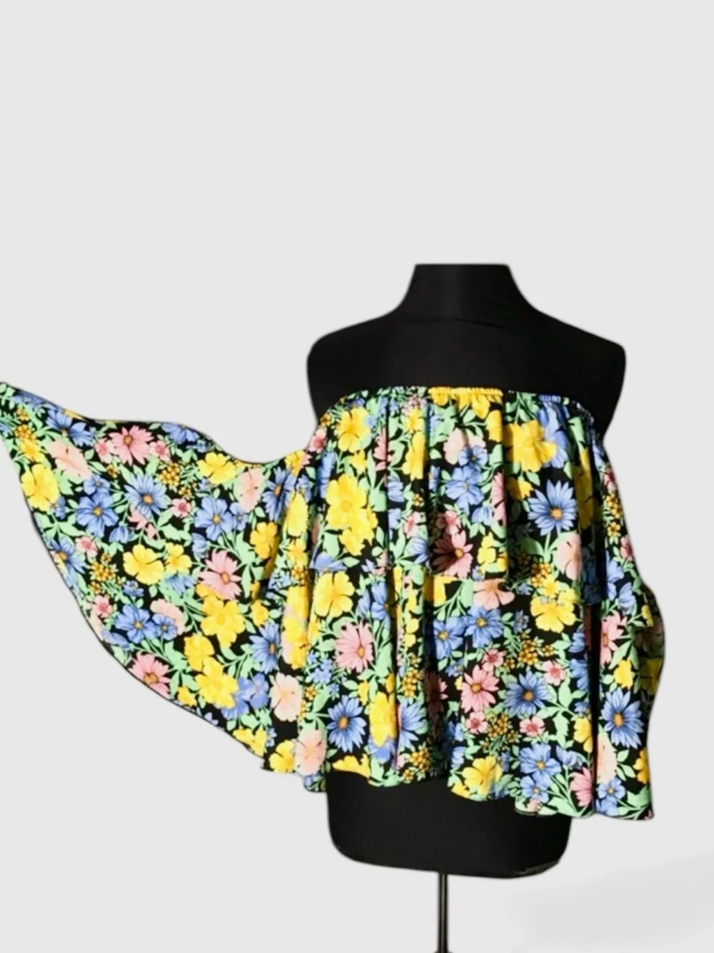 Boohoo Plus Woven Ruffle Floral Off-Shoulder Top - Picture 5 of 9